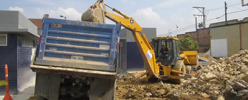 retiro de escombros en La Florida en obra de demolición.